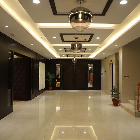 The Royal Class Hotel 瓜廖尔 外观 照片