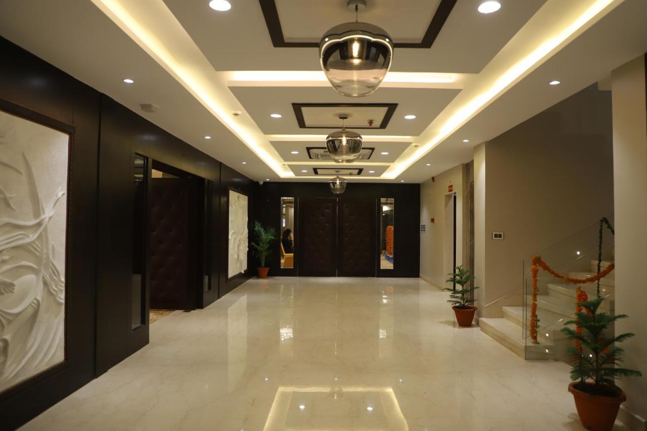 The Royal Class Hotel 瓜廖尔 外观 照片