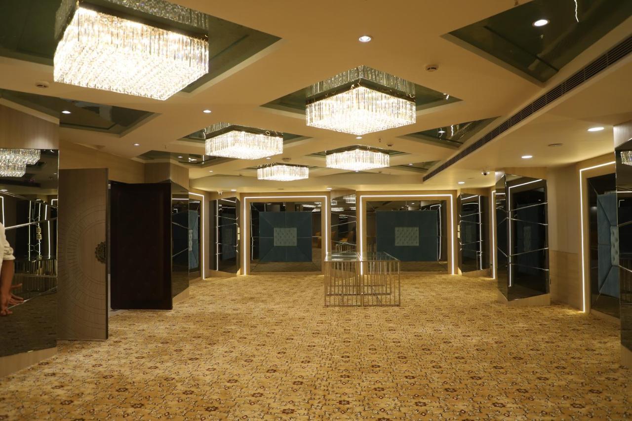 The Royal Class Hotel 瓜廖尔 外观 照片
