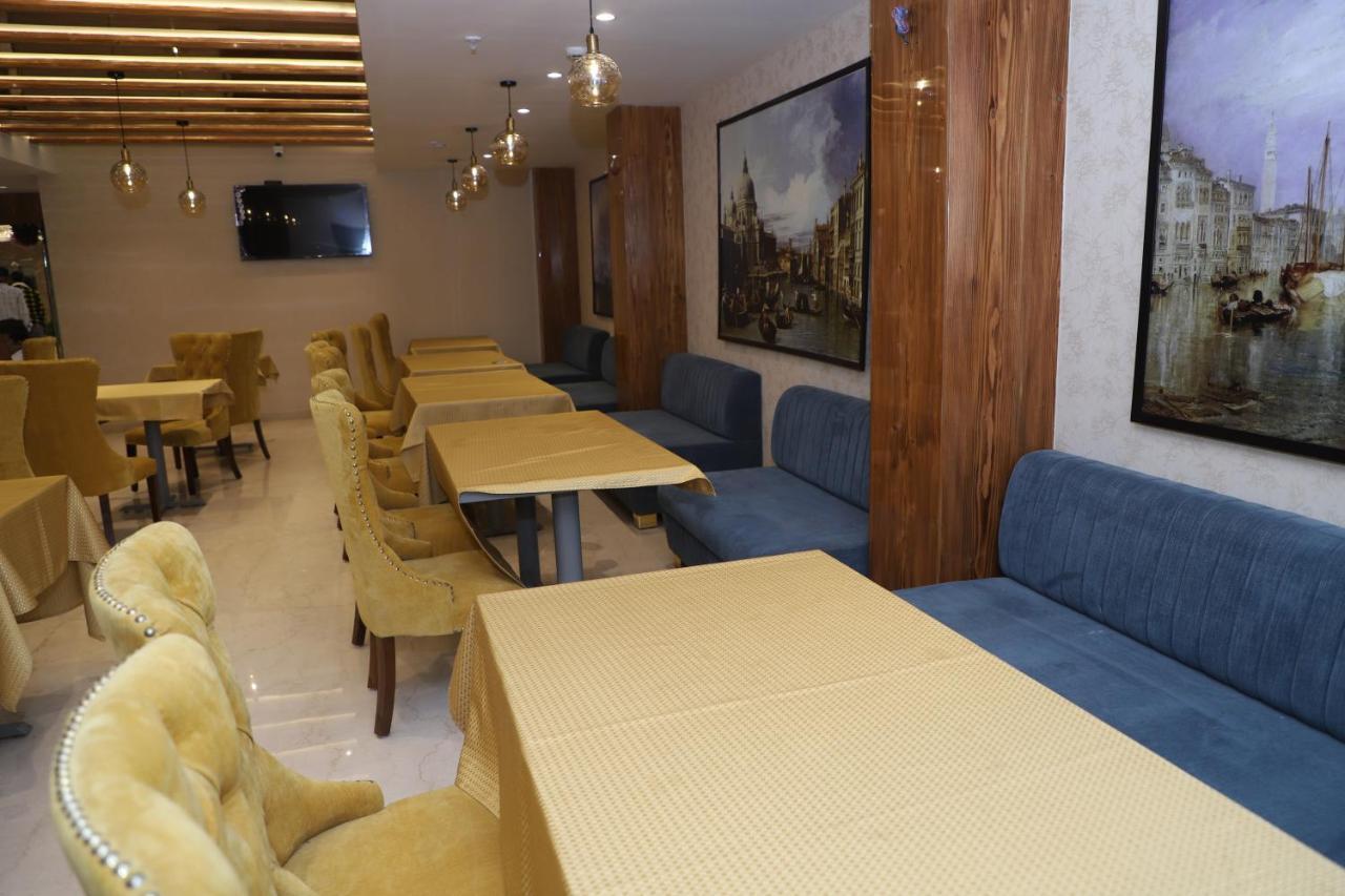 The Royal Class Hotel 瓜廖尔 外观 照片
