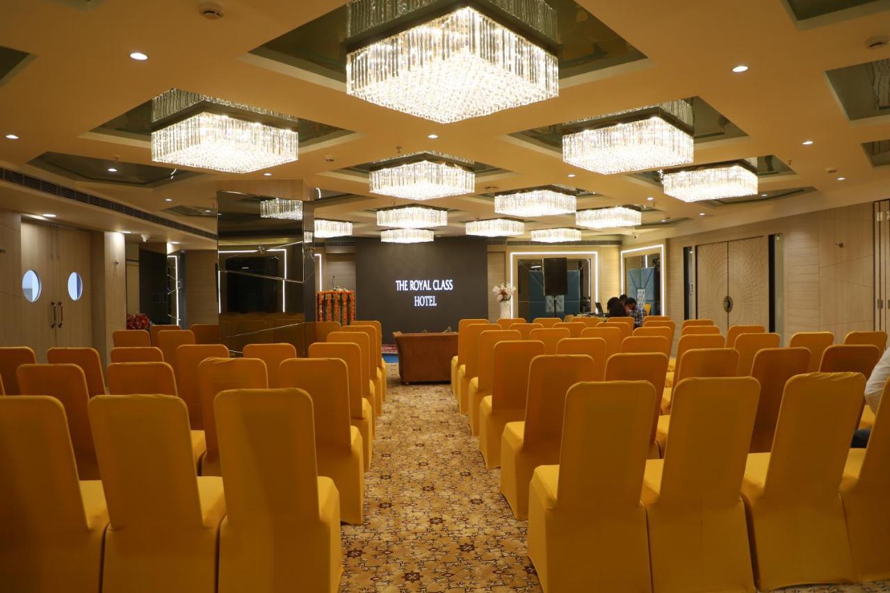 The Royal Class Hotel 瓜廖尔 外观 照片