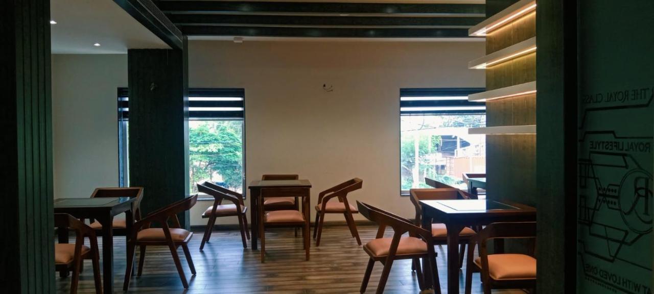 The Royal Class Hotel 瓜廖尔 外观 照片