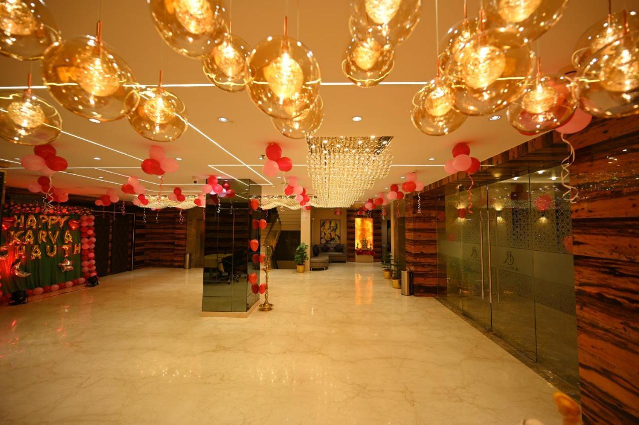 The Royal Class Hotel 瓜廖尔 外观 照片