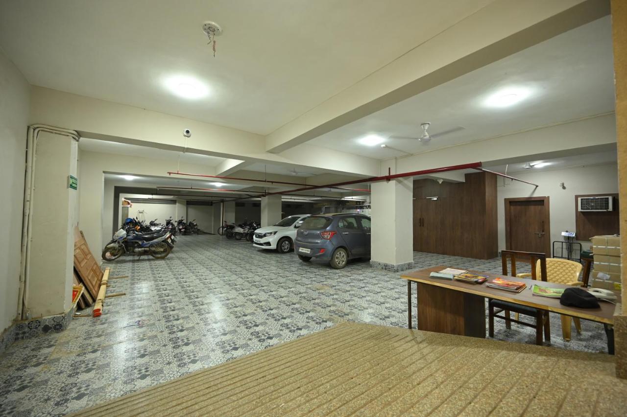 The Royal Class Hotel 瓜廖尔 外观 照片