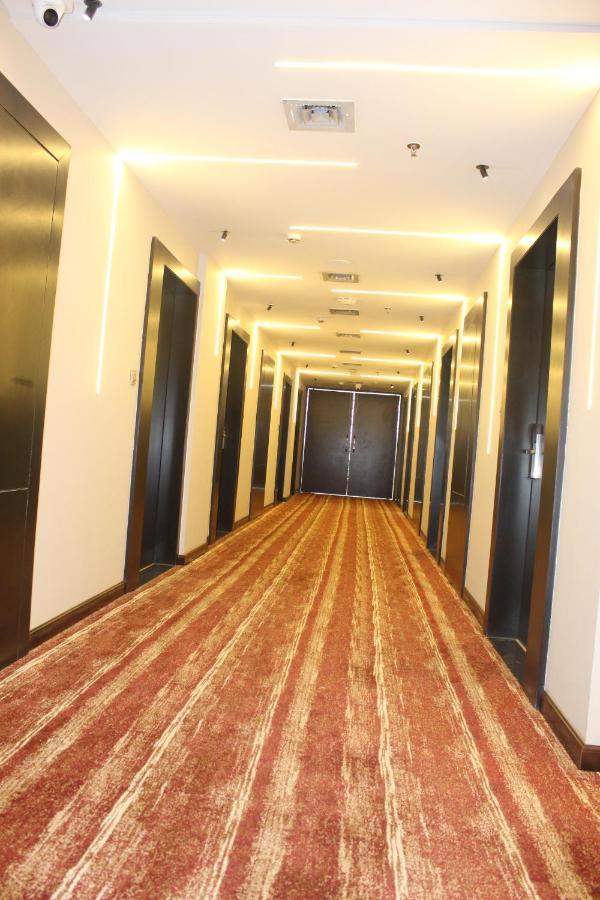 The Royal Class Hotel 瓜廖尔 外观 照片