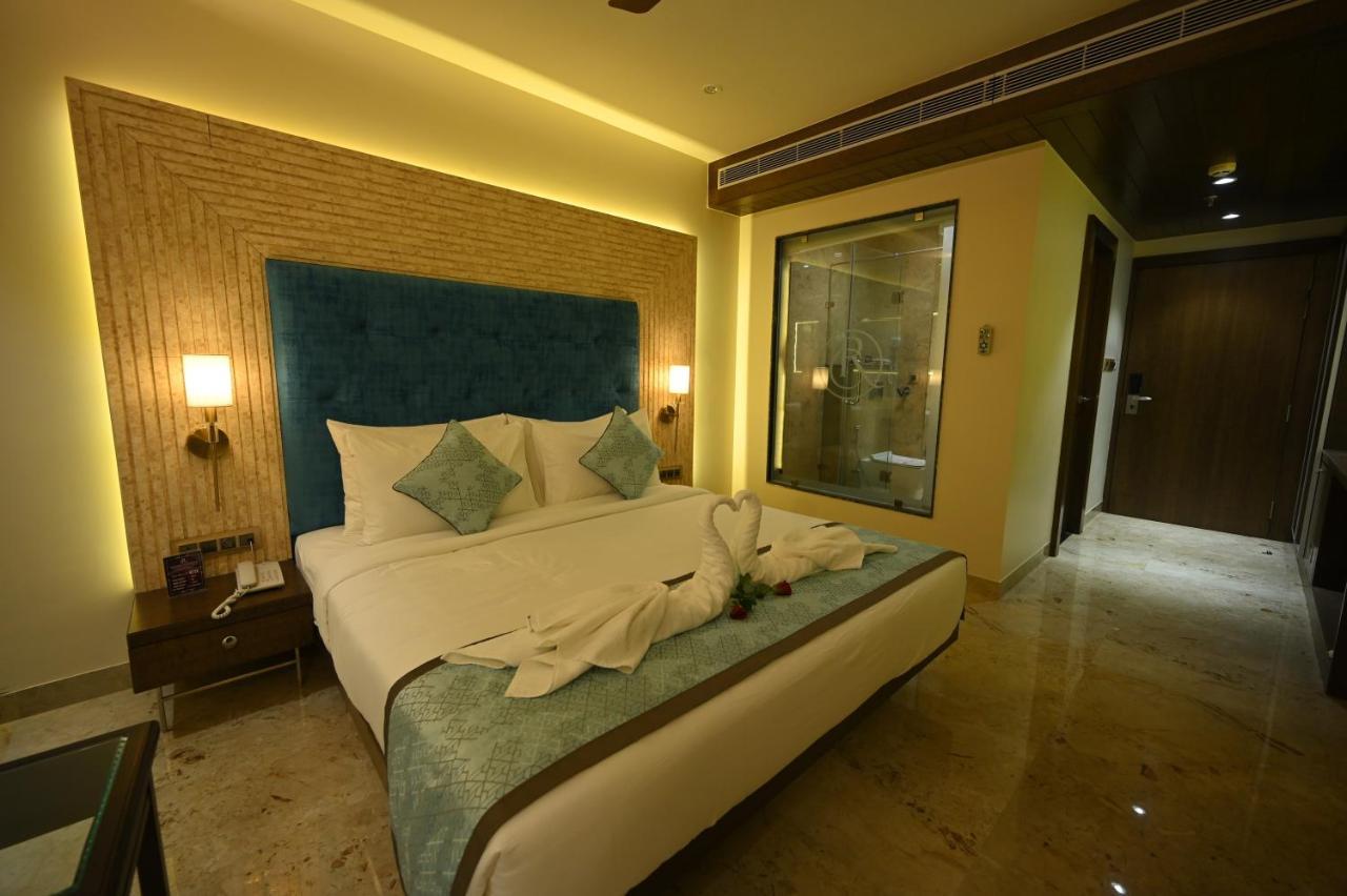 The Royal Class Hotel 瓜廖尔 外观 照片