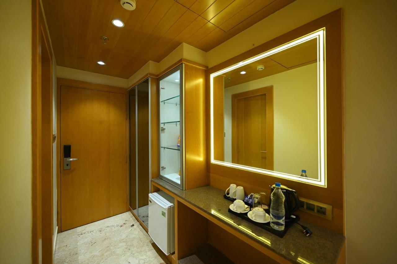 The Royal Class Hotel 瓜廖尔 外观 照片