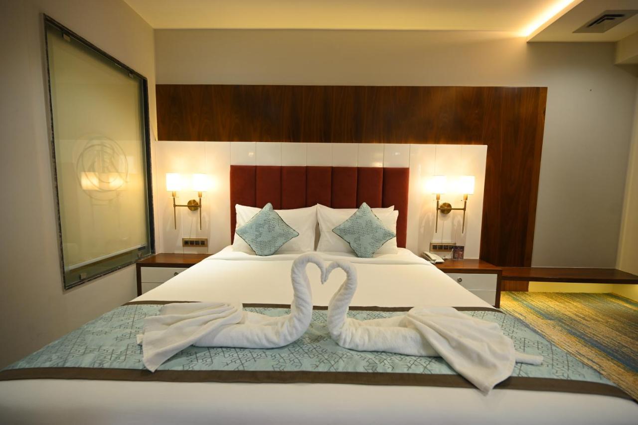 The Royal Class Hotel 瓜廖尔 外观 照片
