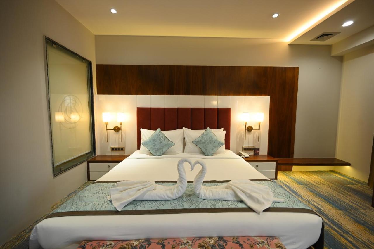 The Royal Class Hotel 瓜廖尔 外观 照片